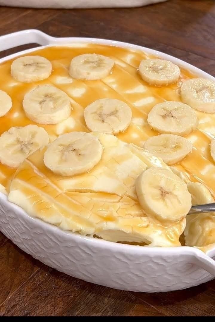Creamy Banana Pudding with Caramel Drizzle